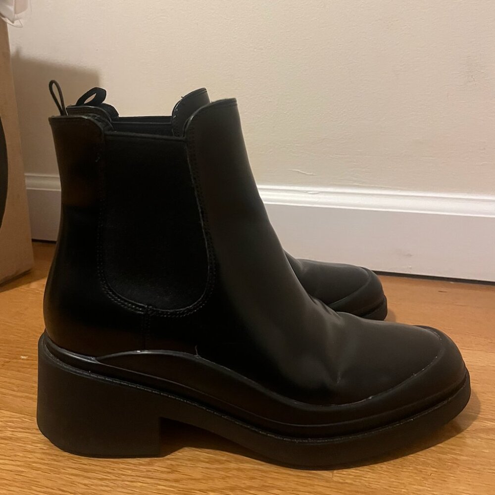 Cole Haan Chelsea Boots Waterproof, Size 7.5